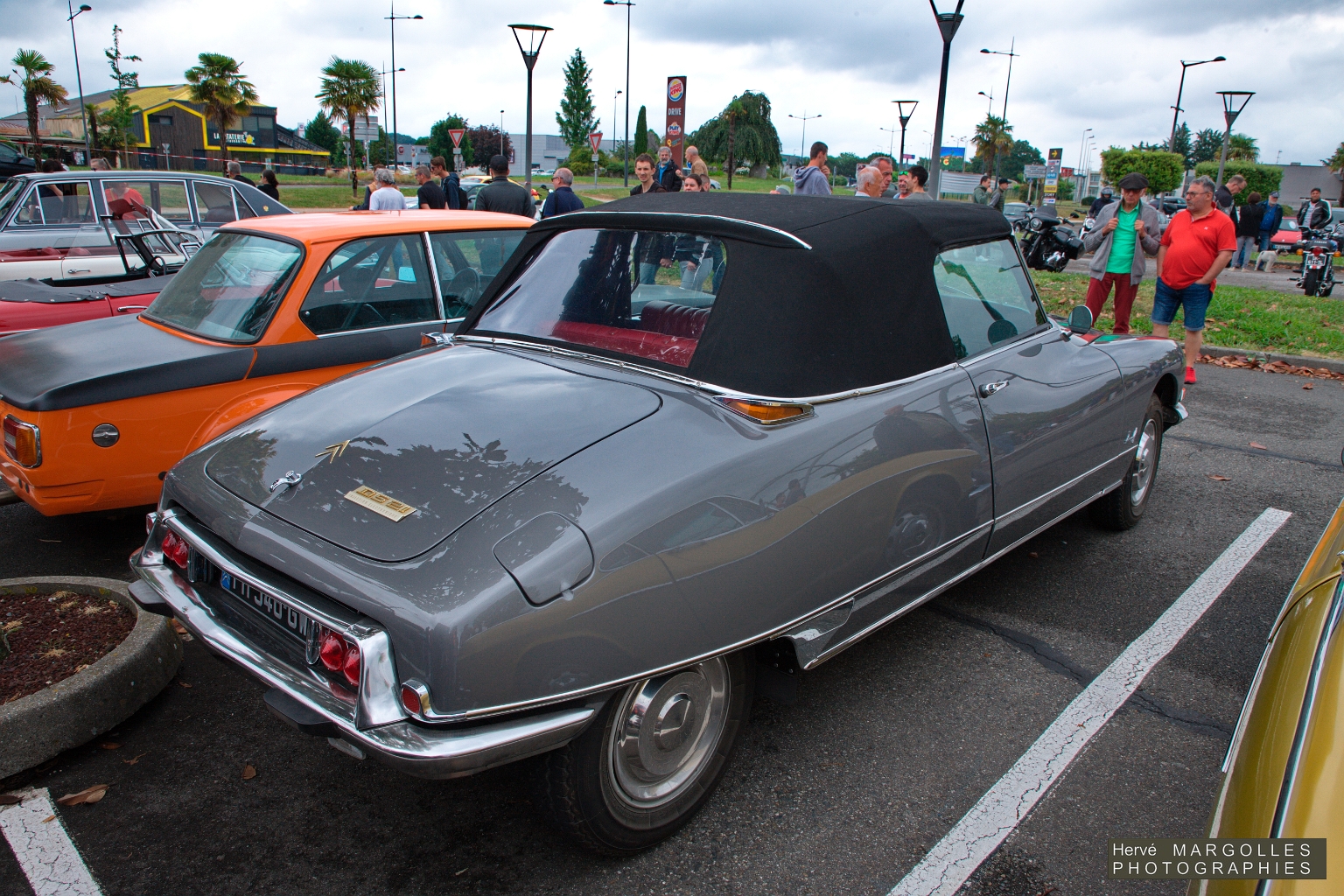 Citroen DS  21 Cabrilolet-01.jpg